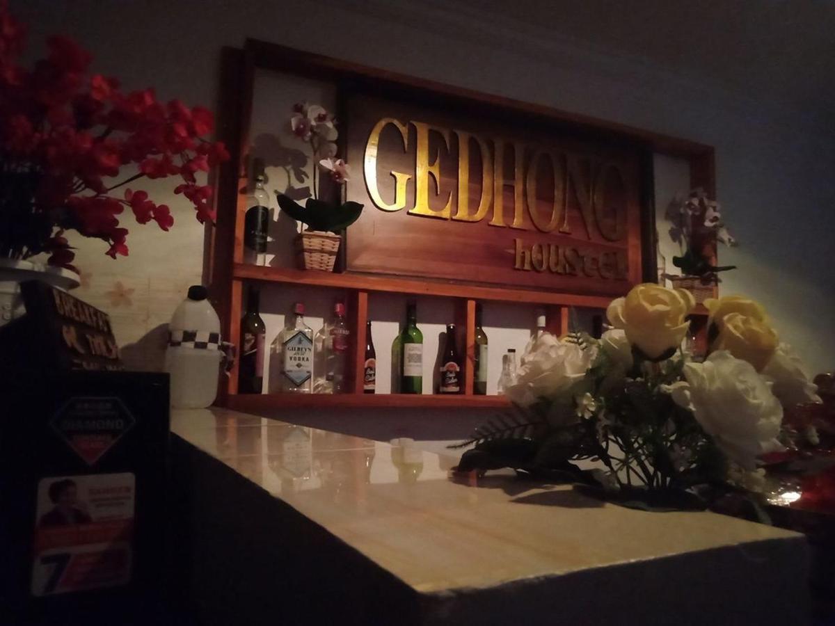 Gedhong Hostel Batununggul Экстерьер фото